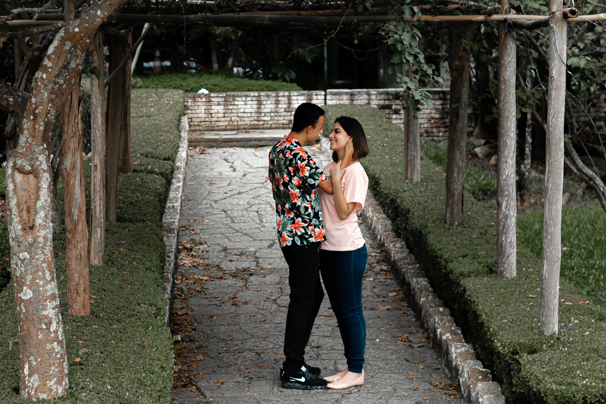 Ensaio-Casal-Familia-sara-e felipe-Fotografia-parque-do-carmo-sao-paulo-zona-leste-pre-wedding-fotos-espontaneas-4.jpg